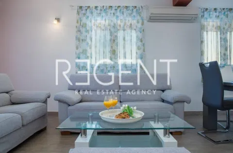 Istra, Fažana- Vila s bazenom 180 m2